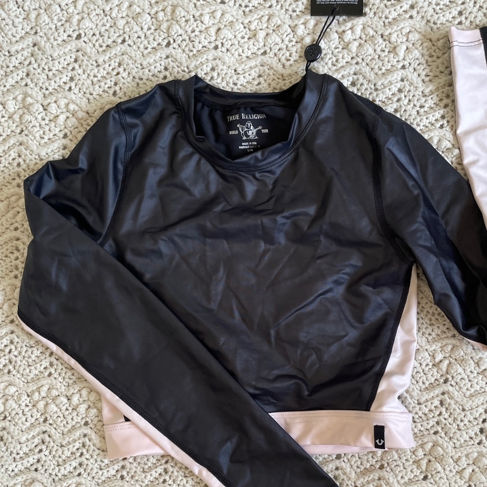 True Religion Coated Performance Crop Long Sleeve Top Black/Pink (Large)